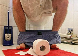 Кровь на туалетной бумаге после опорожнения: что делать