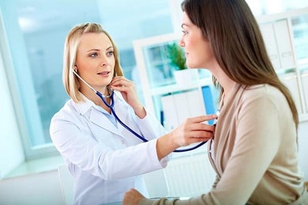 Женщины на приеме у врача