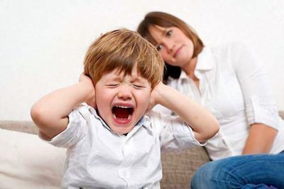 как успокоить ребенка во время истерики